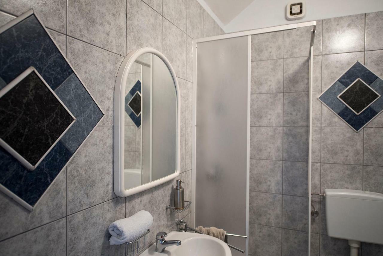 The Roof - Luxury Apartment Omis Exterior photo